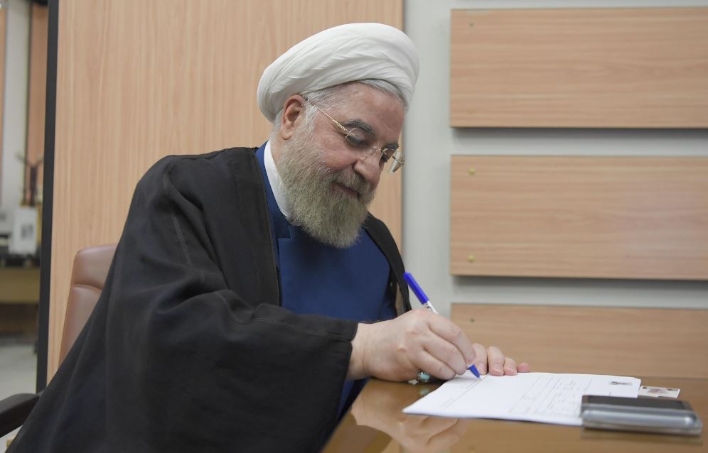 نامه روحانی به شورای نگهبان برای ارائه مستندات ردصلاحیت