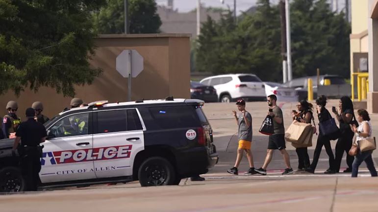تیراندازی خونین در مرکز خرید تگزاس؛ ۹ نفر کشته شدند