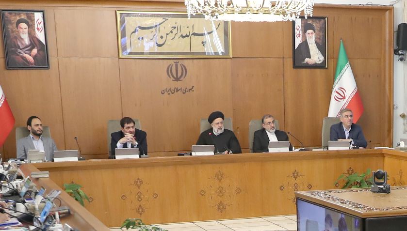 تاکید رئیس‌جمهور بر پرهیز از خرید نمونه‌های خارجی کالا‌های تولید داخل
