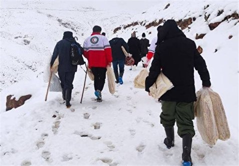 برف و کولاک در سرعین و مشگین‌شهر؛ امدادرسانی به ۱۶۷ نفر