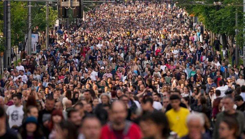 اعتراض به دولت صربستان؛ ده‌ها هزار نفر راهی خیابان‌ها شدند