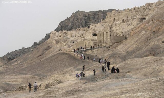 با هرگونه دخل و تصرف در «کوه خواجه» مخالفیم