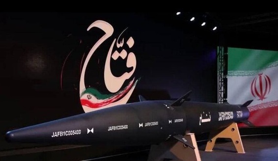 رونمایی از موشک هایپرسونیک «فتاح» با برد ۱۴۰۰ کیلومتر