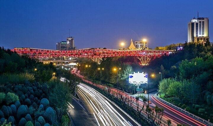 پل طبیعت امشب قرمز می‌شود