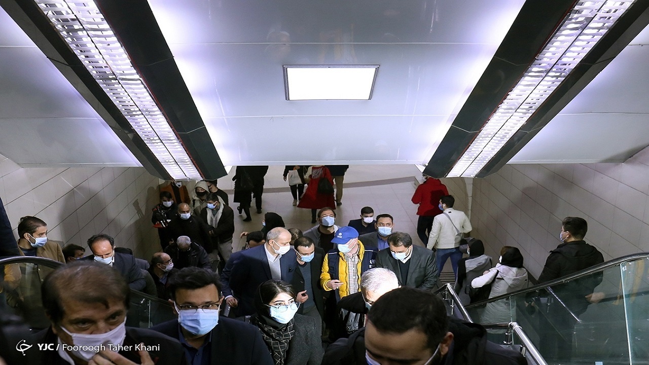 حادثه در پله برقی مترو تهران؛ ۱۸ نفر مصدوم شدند