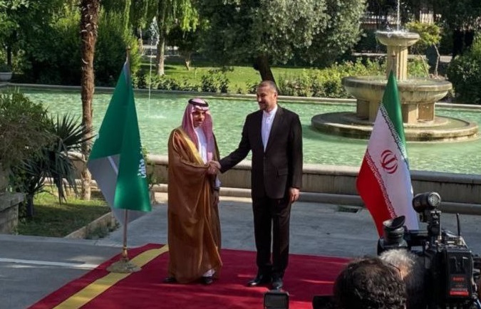 استقبال امیرعبداللهیان از وزیر خارجه عربستان