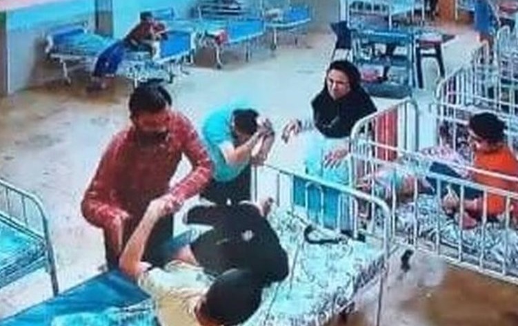 عواقب کتک‌زدن معلولان؛ دو مسوول‌ بهزیستی بوشهر‌ برکنار شدند