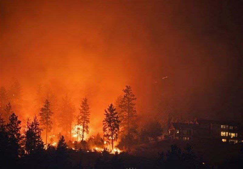 غرب کانادا در میان شعله‌های آتش
