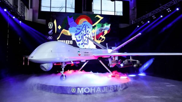 رونمایی از پهپاد ایرانی با قابلیت ۲۴ ساعت پرواز مداوم
