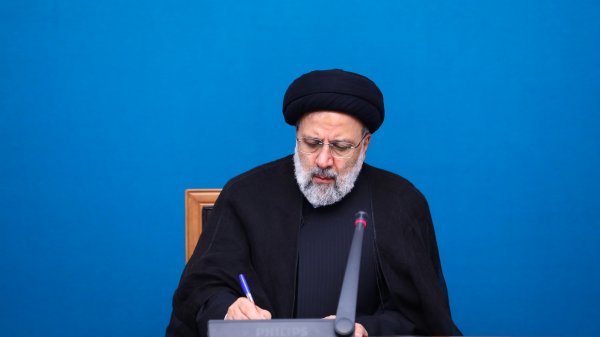 «رئیسی» قانون تشکیل سازمان پدافند غیرعامل را برای اجرا ابلاغ کرد «رئیسی» قانون تشکیل سازمان پدافند غیرعامل را برای اجرا ابلاغ کرد