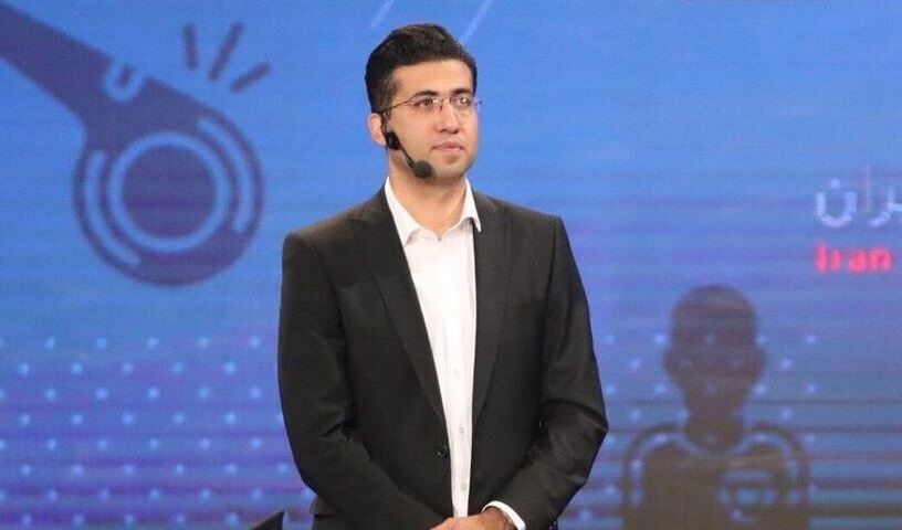 مجری اخراجی از دانشگاه هم اخراج شد؛ «پیگیر هستند تا جایی کار نکنم»!