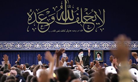 رهبر انقلاب: دشمن دو نقطه‌ اساسی را هدف گرفته است
