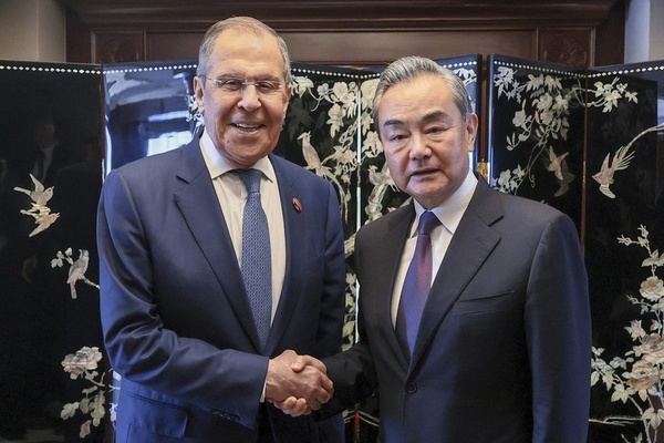 سفر وزیر خارجه چین به روسیه با هدف رایزنی امنیتی-استراتژیک
