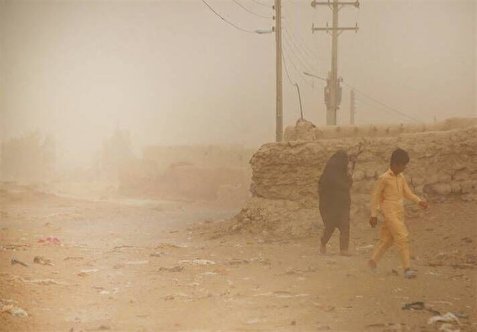 وزش باد ۱۰۸ کیلومتری زابل را درنوردید؛ شعاع دید ۵۰ متر