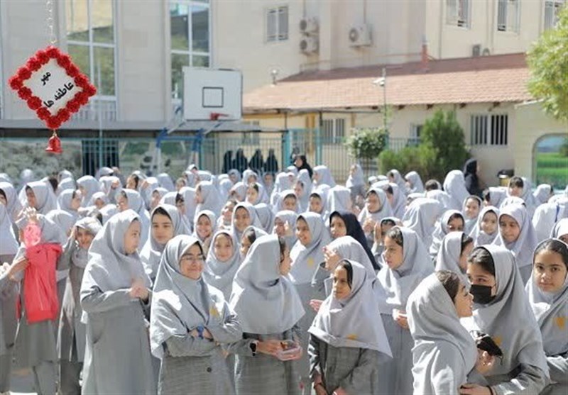 جشن عاطفه‌ها در مدارس مشهد