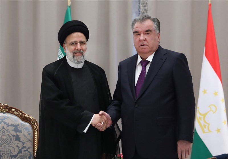 رئیس‌جمهور در کاخ ملت تاجیکستان؛ ملاقات خصوصی در قصر ملت