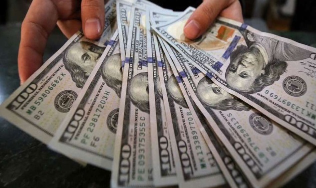 دلار تحت تاثیر ریزش طلا