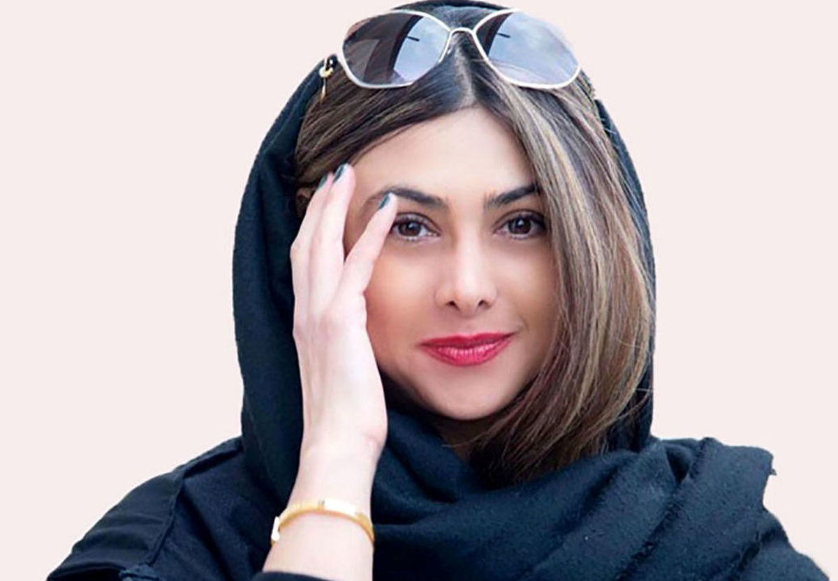 پاسپورت «آزاده صمدی» توقیف و ممنوع‌الخروج شد