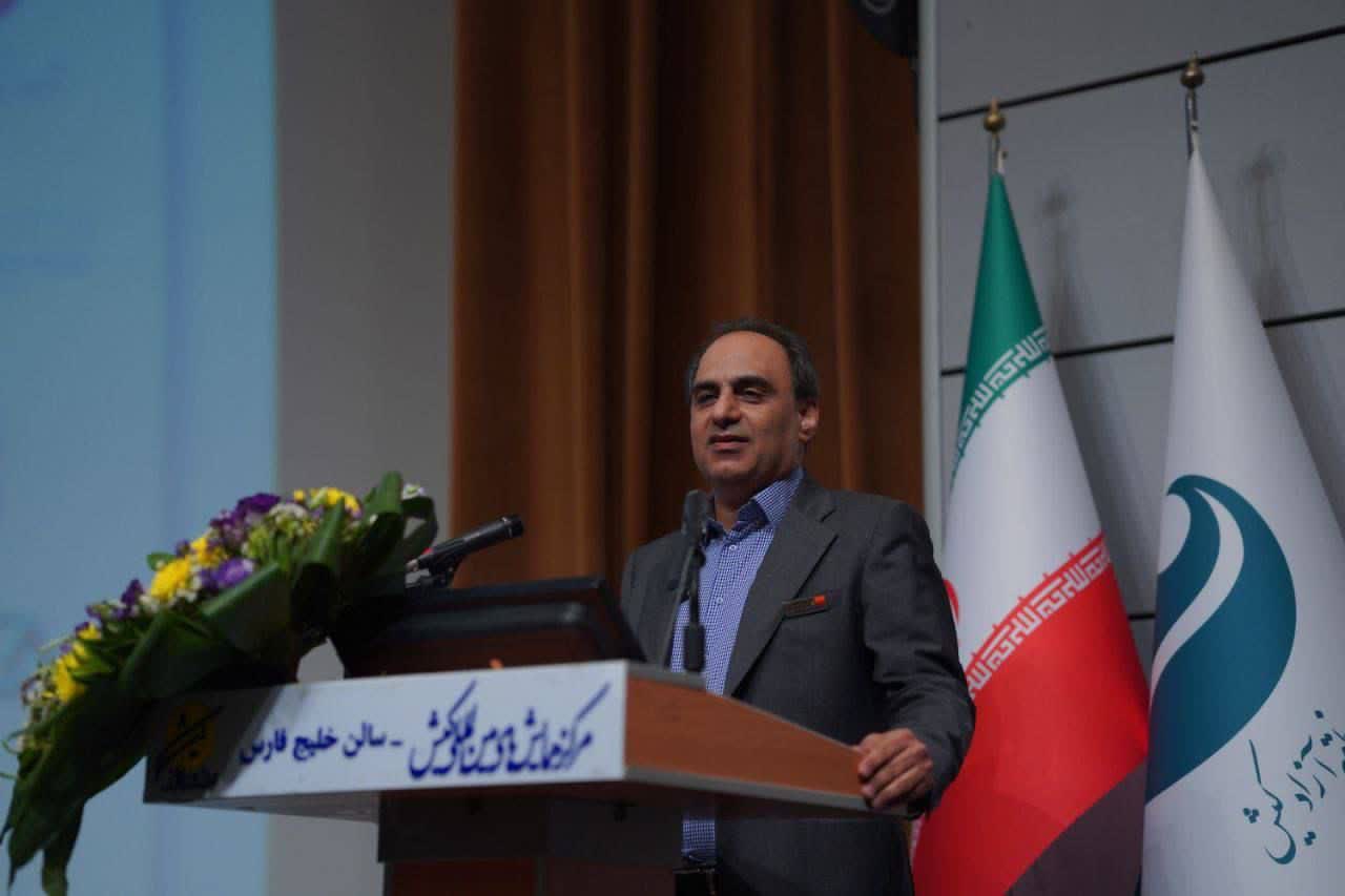 تندیس مرد سال فولاد ایران به محمود لندی رسید