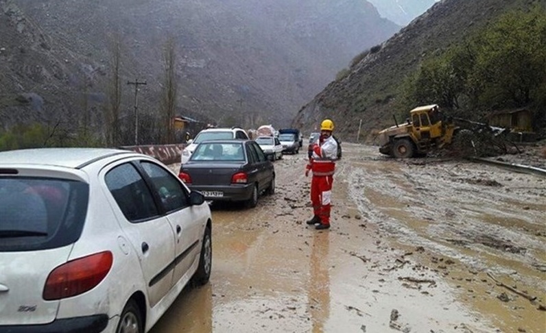 جاده چالوس و آزادراه تهران-شمال مسدود شد