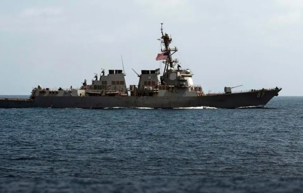 تنش در خلیج عدن؛ شلیک موشک به سوی ناوشکن آمریکایی