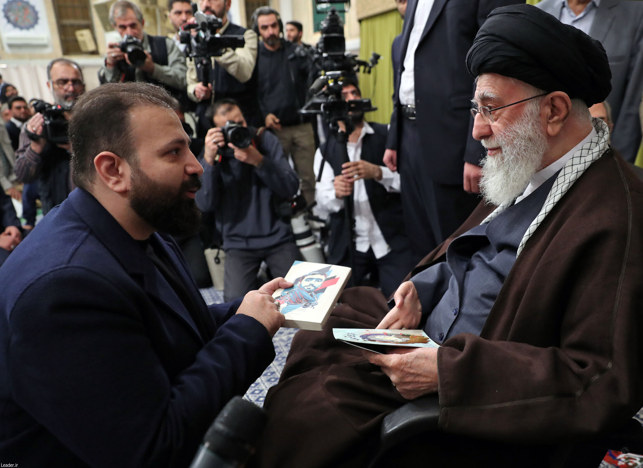 دیدار شاعران با رهبر انقلاب