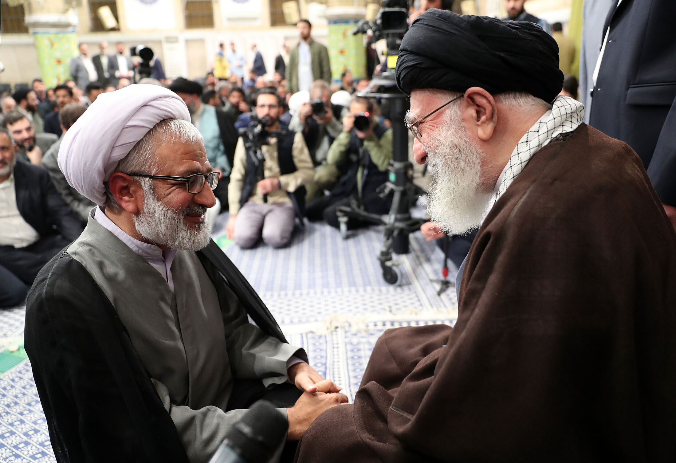 دیدار شاعران با رهبر انقلاب
