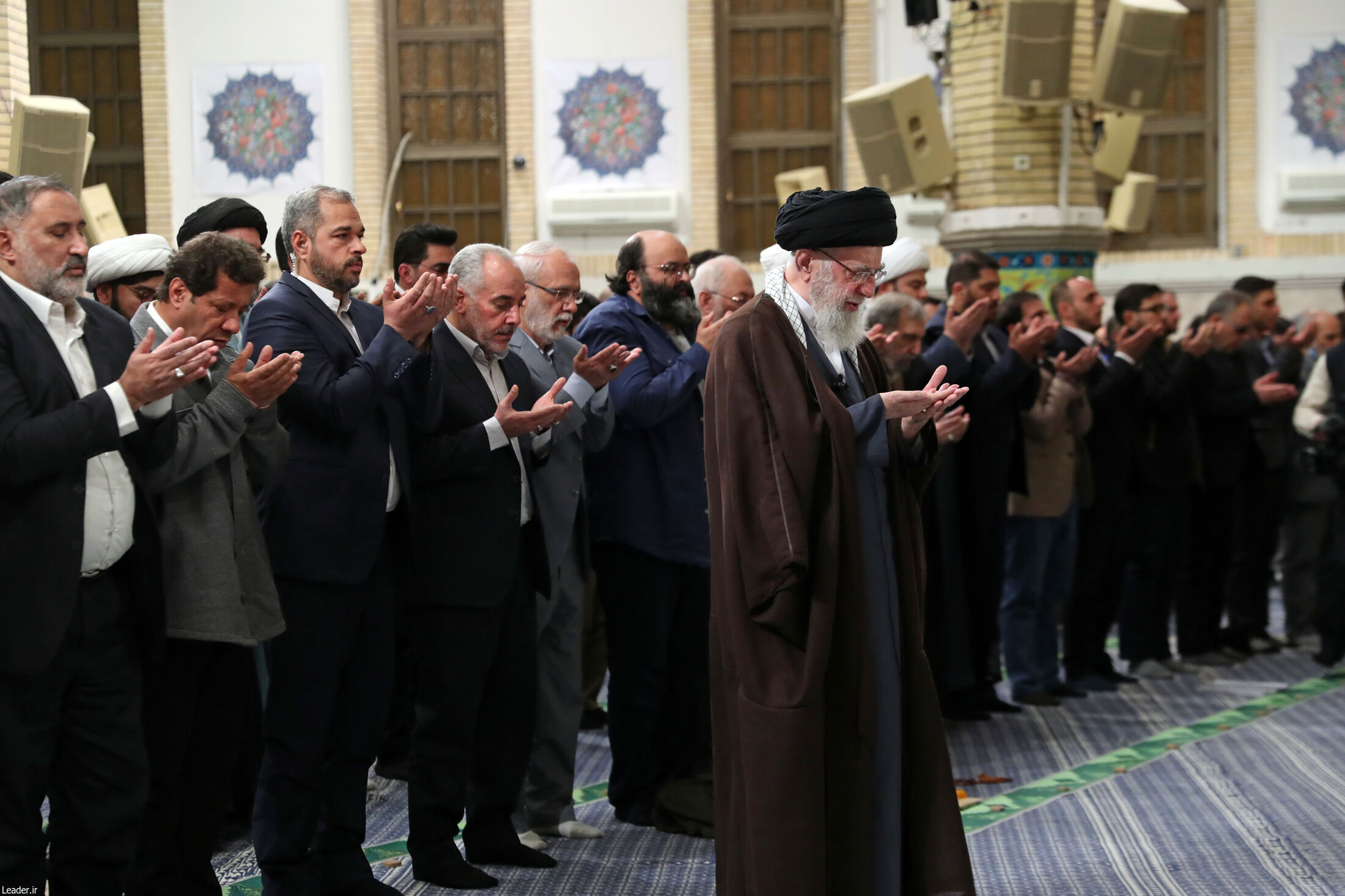 دیدار شاعران با رهبر انقلاب