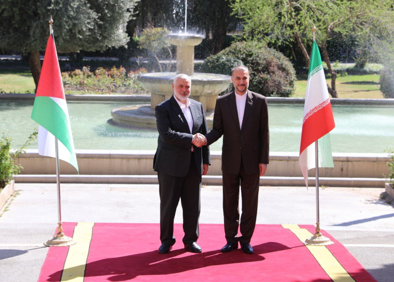 استقبال وزیرخارجه از «هنیه» در تهران