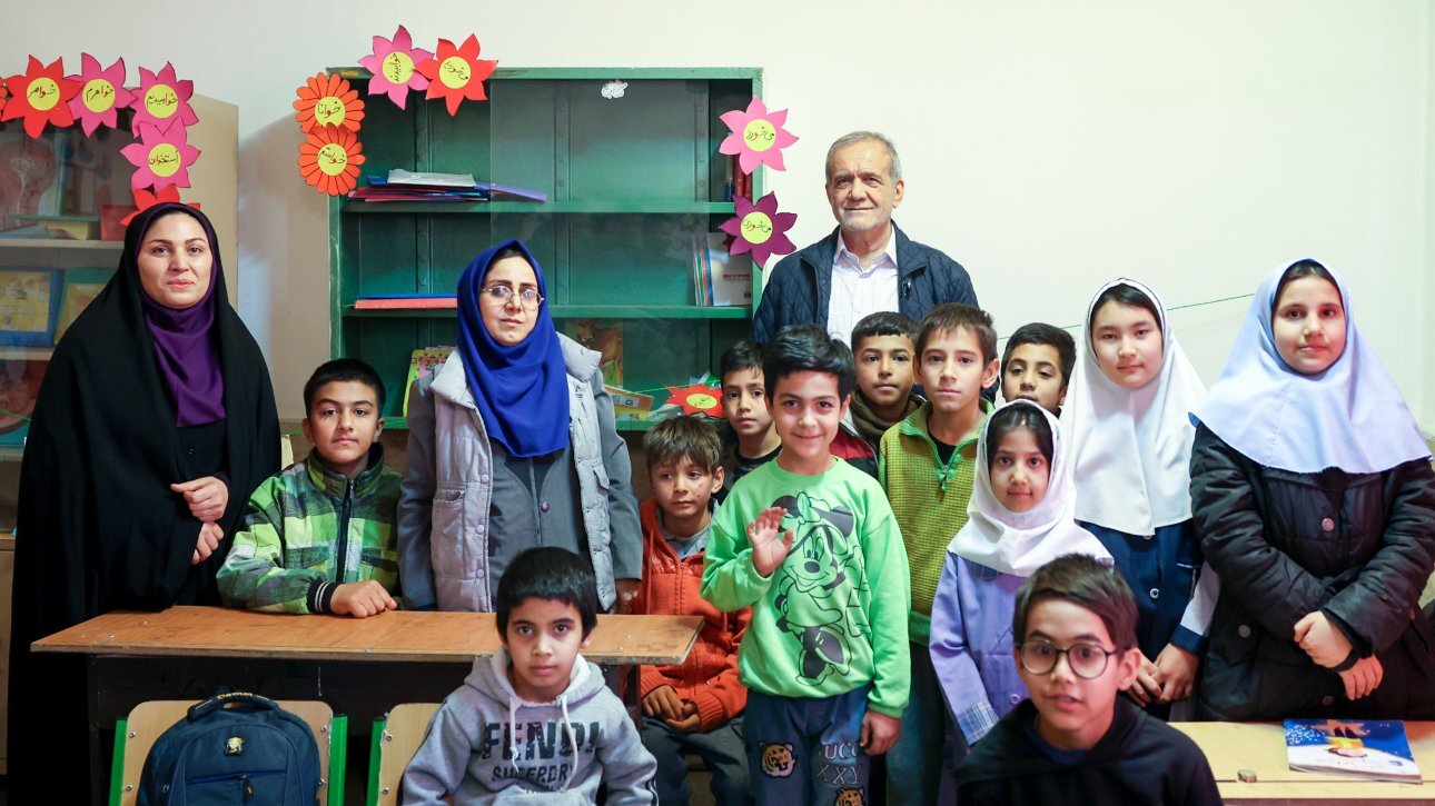 انتقاد رئیس‌جمهور از جای نامناسب یک مدرسه در مجاورت با جاده کامیون‌رو