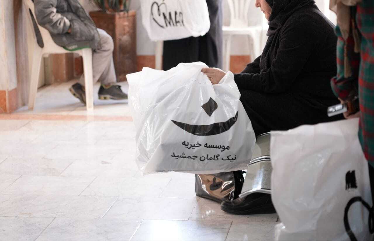 اهدای ۳۷۰۰ دست لباس گرم به کودکان و زنان سرپرست خانوار در ۸ استان کشور