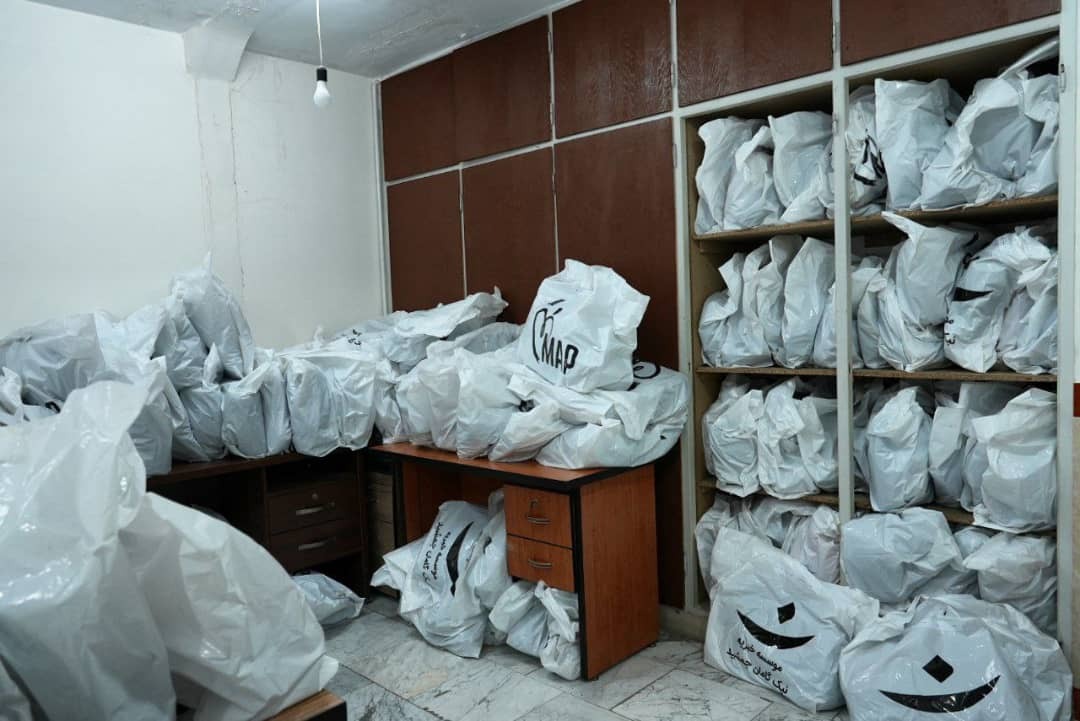 اهدای ۳۷۰۰ دست لباس گرم به کودکان و زنان سرپرست خانوار در ۸ استان کشور