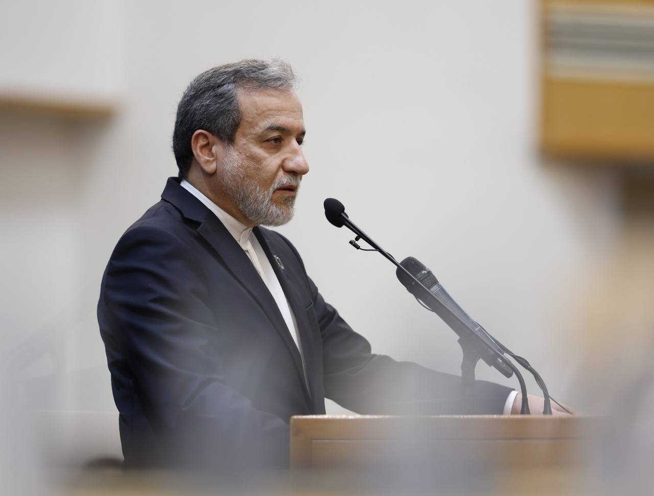 عراقچی: ارتش سوریه قبل از جنگیدن شکست خورد/ این زنگ هشداری برای ماست