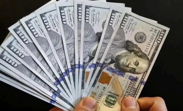 افت قیمت دلار؛ عرضه سنگین بانک مرکزی در راه است