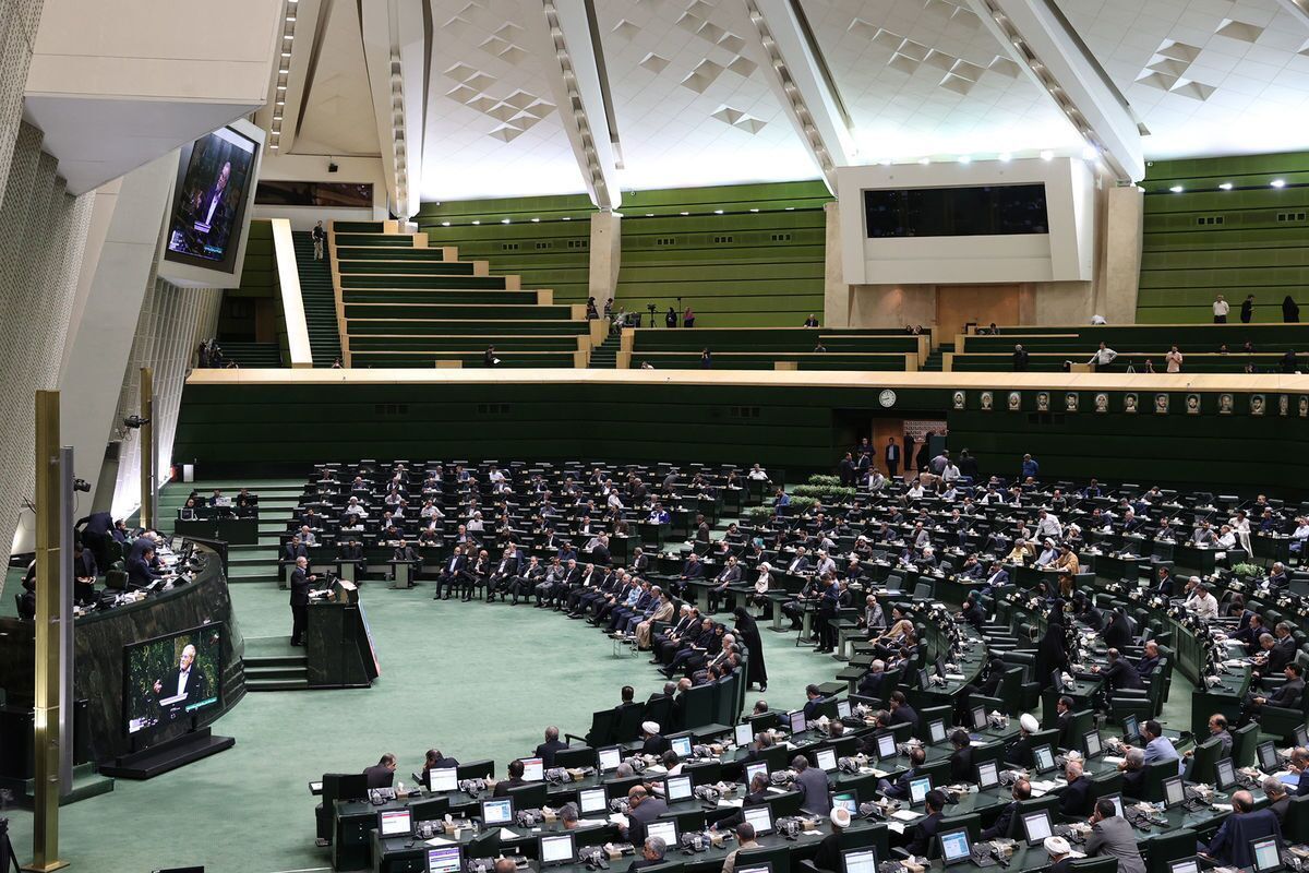 پیامک‌های عجیب برای نمایندگان!