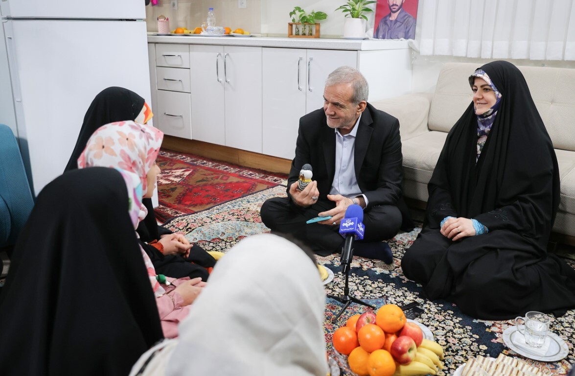 بازدید رئیس‌جمهور از دو مرکز نگهداری کودکان و نوجوانان بی‌سرپرست