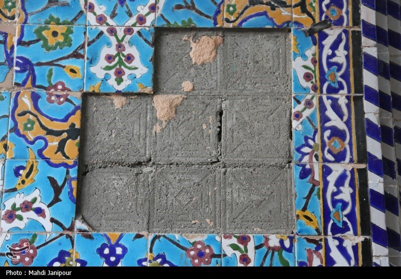 فروپاشی گچ‌بری‌ و کاشی‌کاری‌های مسجد اصفهان! +عکس