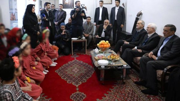 حضور رئیس‌جمهور در یکی از مراکز نگهداری کودکان بی‌سرپرست بجنورد