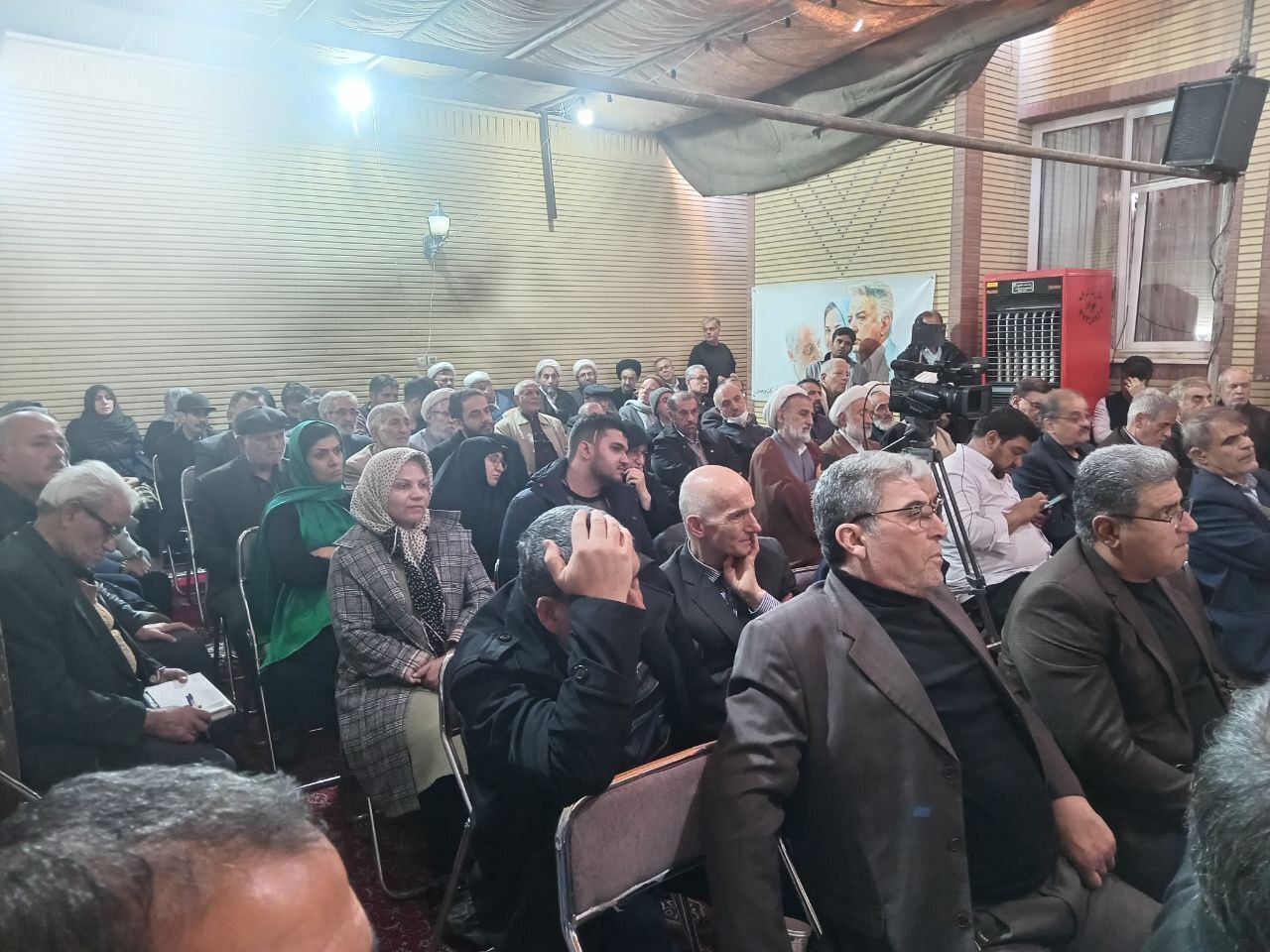 ناصر مهدوی: آیت الله منتظری، الگوی الهیاتی است/ فاضل میبدی:آیت الله منتظری بر این باور بود ولایت فقیه، منصوب از بالا نیست/هاشم هدایتی:هیچ حرفی با حکمرانان ندارم و نا امید شدم