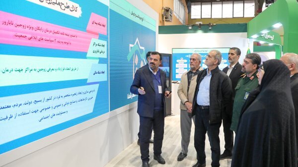 بازدید رئیس‌جمهور از نمایشگاه «الگو‌های مسیر پیشرفت»