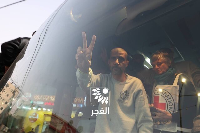 اسرای فلسطینی از زندان نظامی «عوفر» آزاد شدند