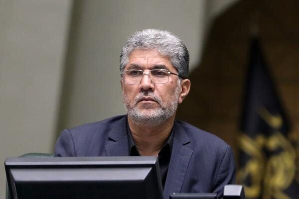انتقاد نماینده مجلس از وضعیت پرداخت وام؛ بانک‌ها دست از بنگاه‌داری بردارند