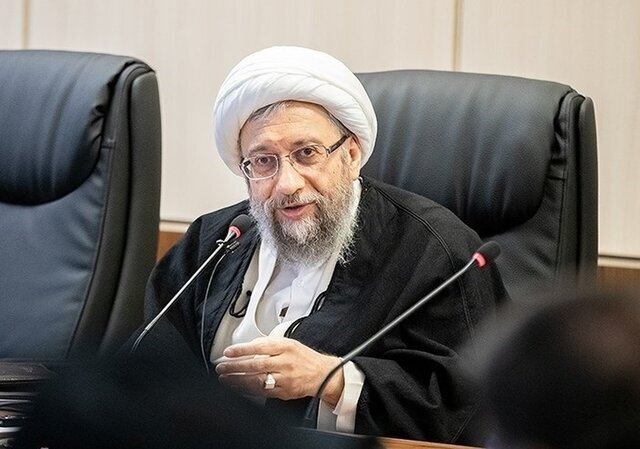 آملی‌لاریجانی: هیئت عالی نظارت مجمع «من‌درآوردی» نیست