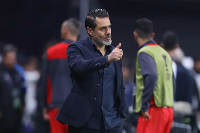 پیروانی: ورزشگاه الهلال از کل فوتبال ما ۲ - هیچ جلو است!/ آقایان خود را به نفهمی نزنند