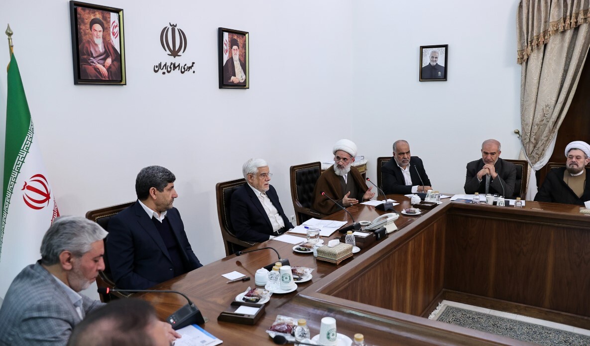 علامه بهابادی يزدی افتخار كوير و ايران است