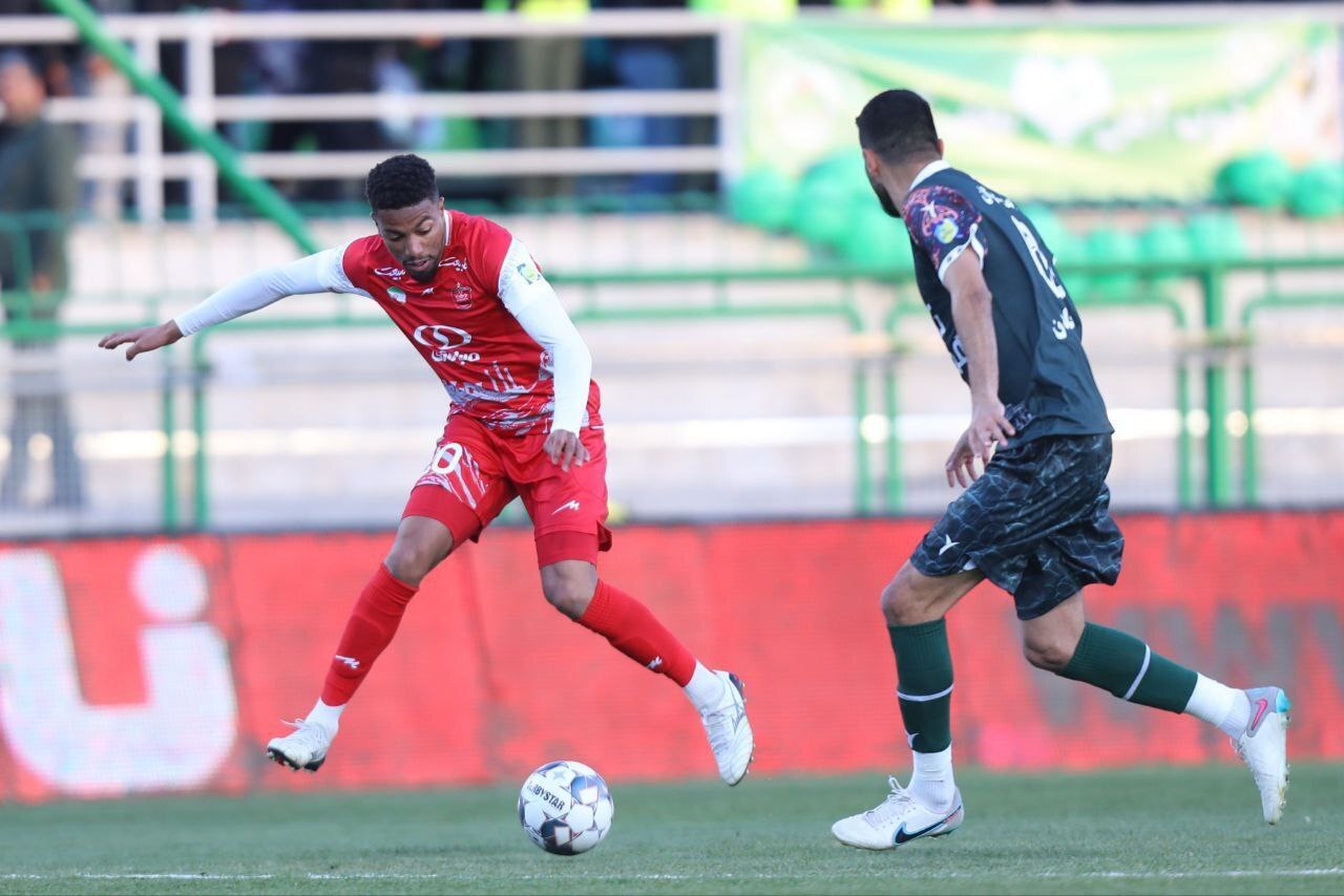 گزارش زنده: ذوب‌آهن ۰ - ۰ پرسپولیس/ پایان نیمه اول