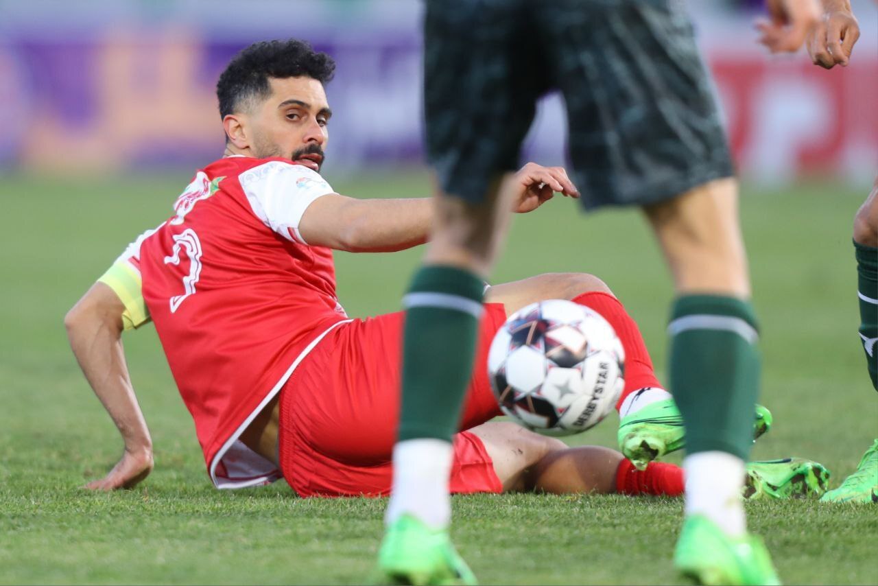 گزارش زنده: ذوب‌آهن ۰ - ۰ پرسپولیس/ پایان نیمه اول