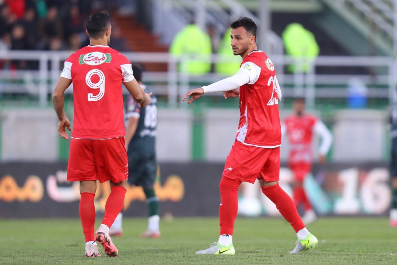 گزارش زنده: ذوب‌آهن ۰ - ۰ پرسپولیس/ پایان نیمه اول