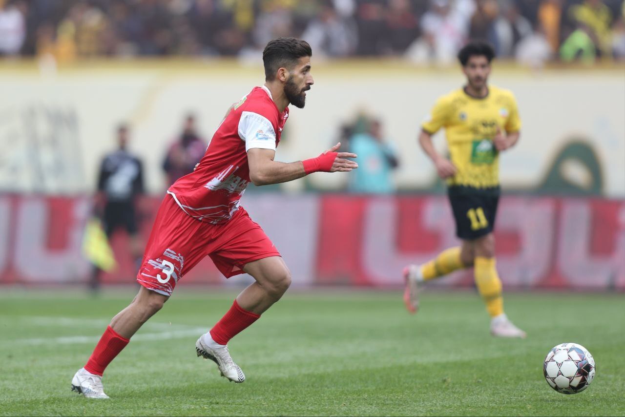 گزارش زنده: سپاهان ۱ - ۱ پرسپولیس/ پایان نیمه‌اول