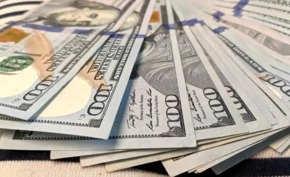 گرانی عجیب دلار در بهمن‌ماه
